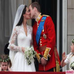 Prince-William-and-Princess-Kate-Kiss