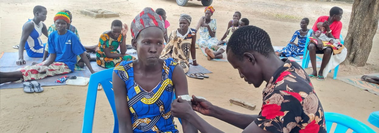 A Tearfund nutrition clinic. Photo: Kuajien Bil/Tearfund