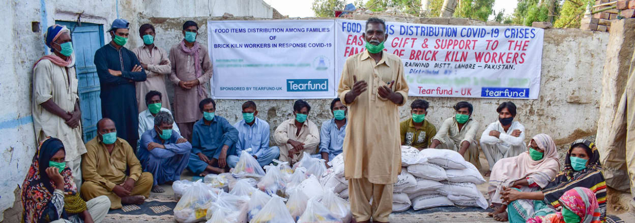 Pakistan distribution of supplies