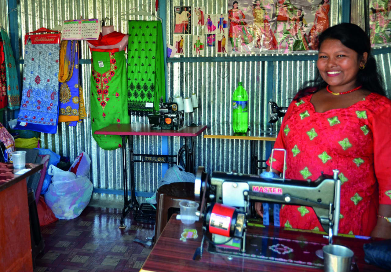 After the earthquake in Nepal, Kopila set up a successful tailoring business. Photo: missionFACTORY Switzerland