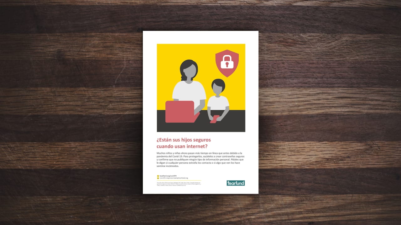 Póster para ayudar a padres y madres a proteger la seguridad de sus hijos en Internet