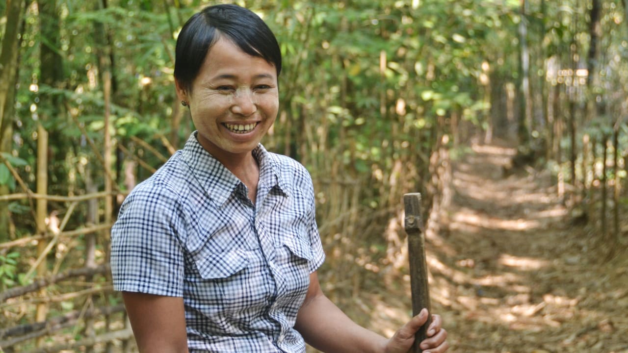 A woman from Myanmar, who is part of a local church community building project. Photo: Chloé Quanrud/Tearfund