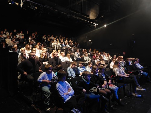 Życzę wam piątek i szóstek Młodzieżowego Domu Kultury na Scenie Kameralnej w Sopocie