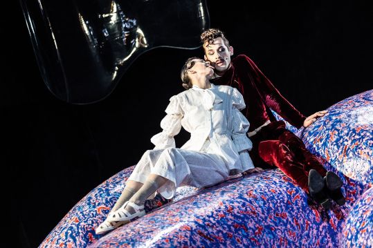 BUNBURY. Komedia dla ludzi bez poczucia humoru | reż. Kuba Kowalski, fot. Natalia Kabanow