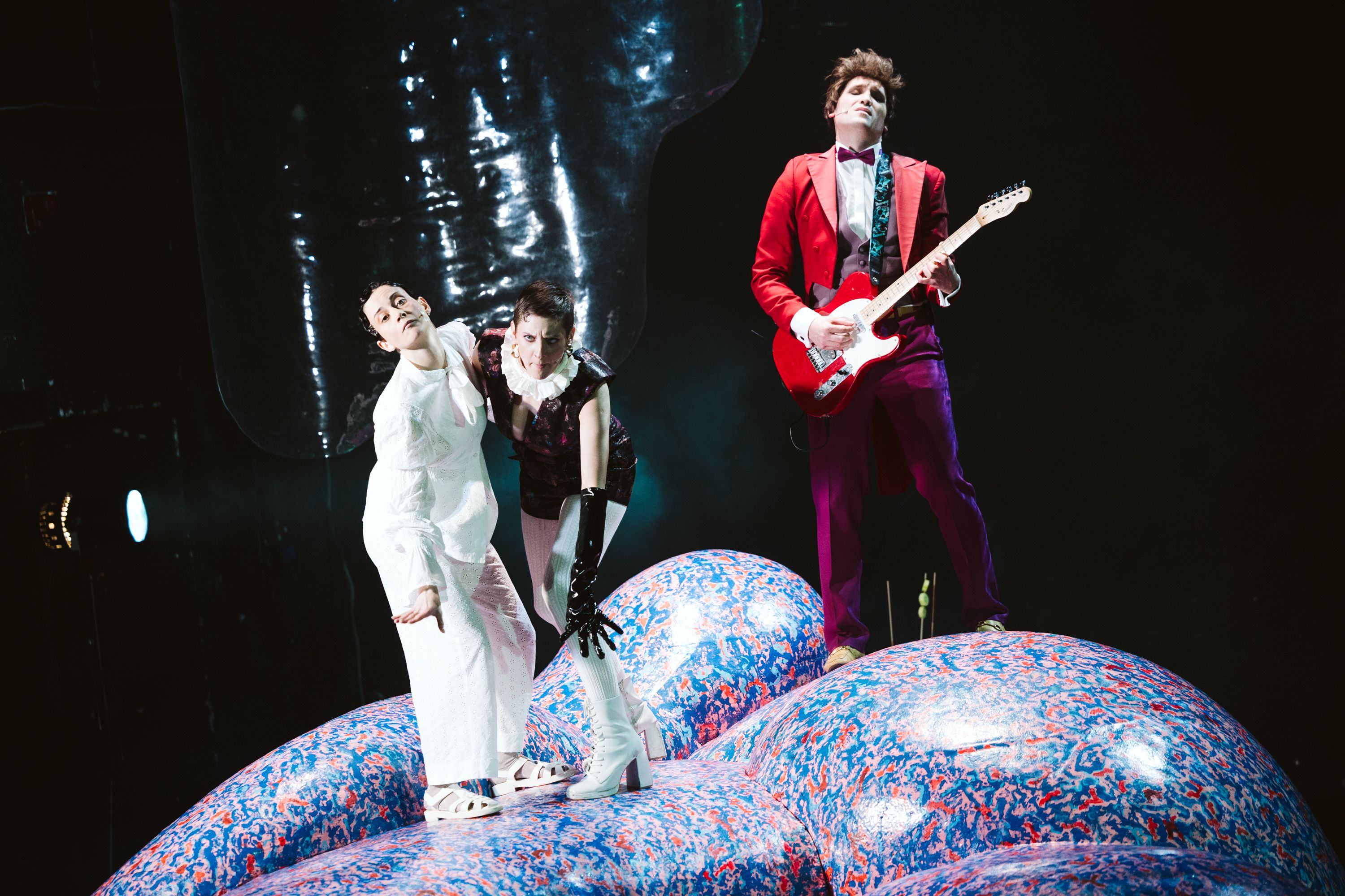 Plakat do spektaklu Dyskusyjny Klub Teatralny do spektaklu Bunbury. Komedia dla ludzi bez poczucia humoru