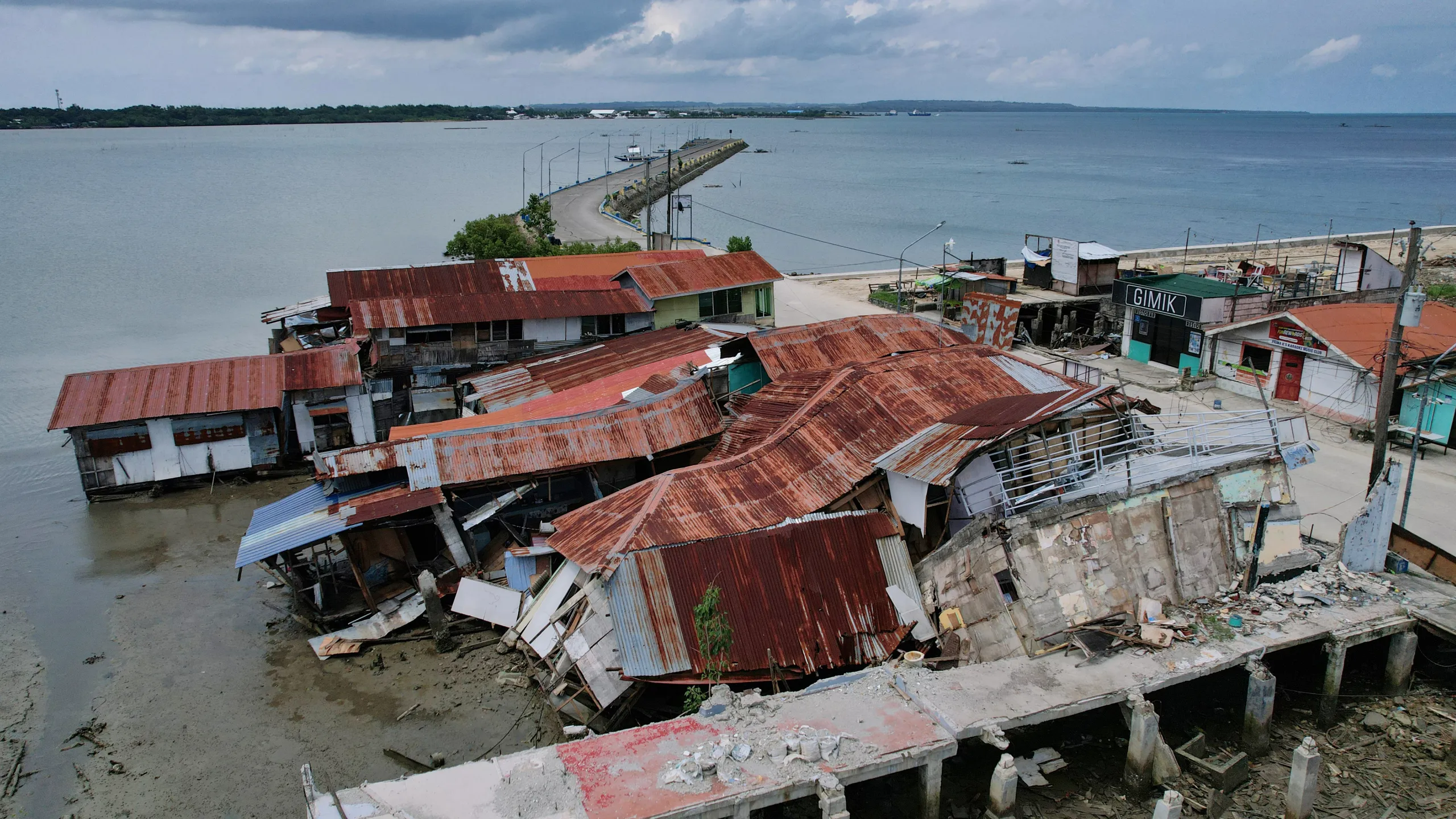 Severe Natural Disaster Strikes the Philippines, Thousands Displaced Across Multiple Provinces