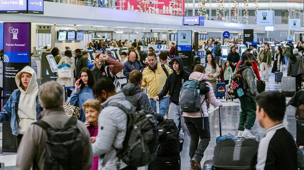 Chaos in U.S. Airports as Government Shutdown Triggers Massive Flight Disruptions