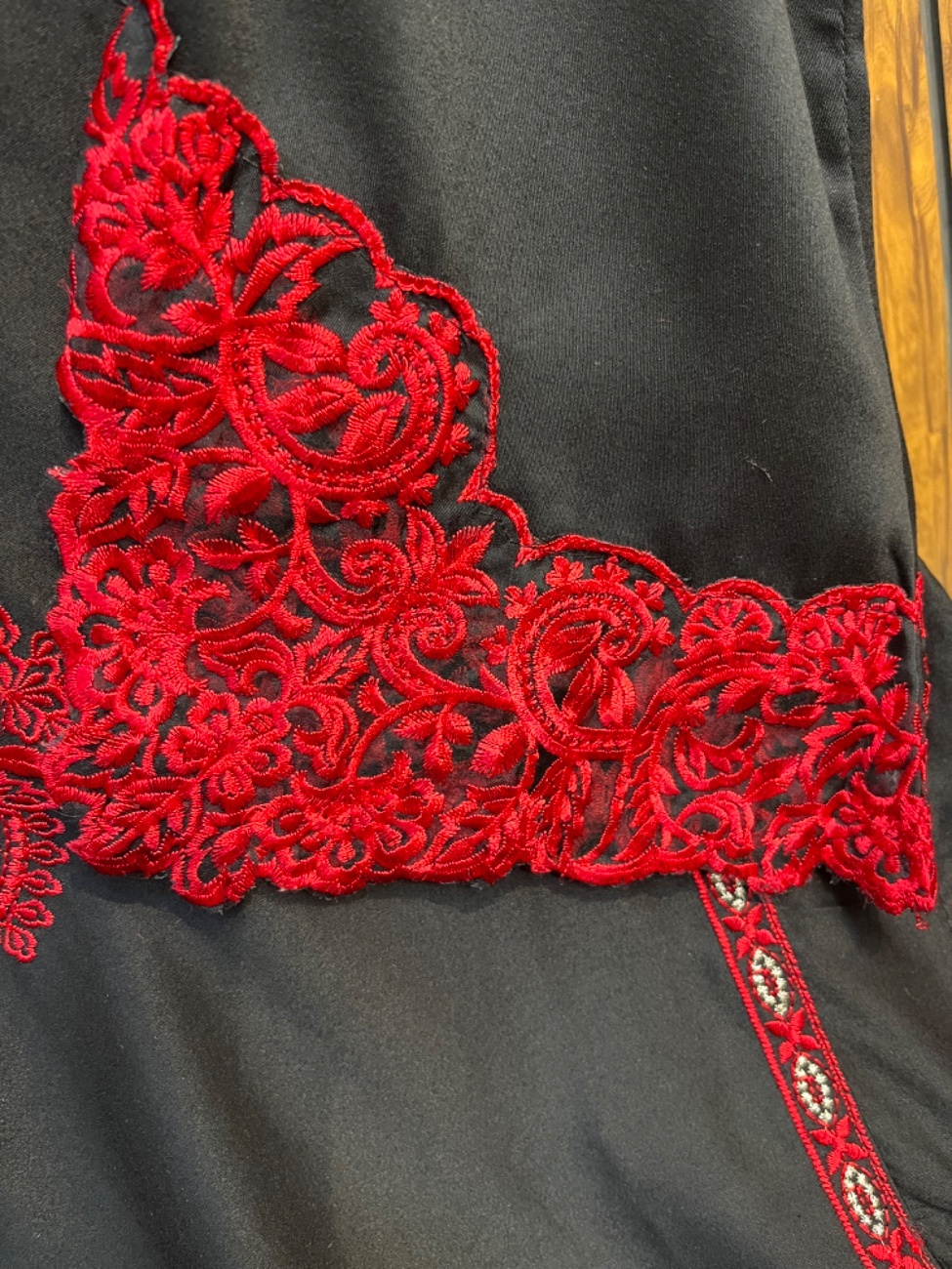 Black ted embroidery combination that gives it a rich and elegant designer look-3