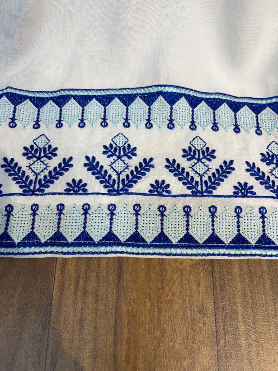 White royal blue thread embroidery work with a classy ethnic design.-2