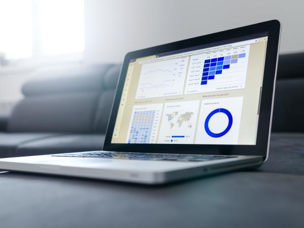 Verktyg för att visualisera data och skapa information kanske även kunskap
