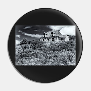 Creignish Stone Cottage in Black & White Pin