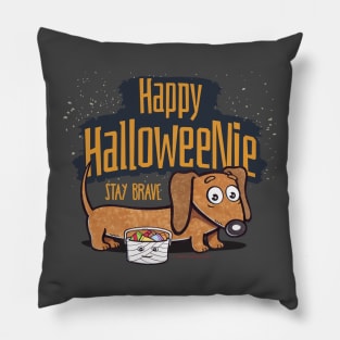 Funny and spooky Halloweenie Doxie Dachshund with staying Brave for trick or treating on Halloween tee Pillow