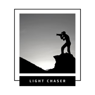 Light chaser photographer and sunset design with mountains for nature photographers T-Shirt