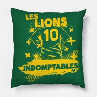 Vintage Cameroon Football // Retro Grunge Cameroon Soccer Pillow