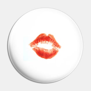 Kiss Pin