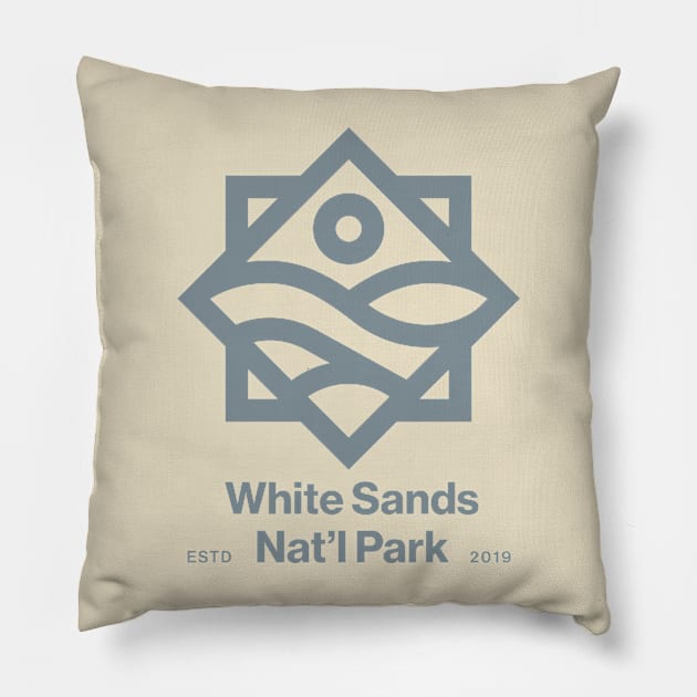 white sands nat'l park Pillow by vellelestari