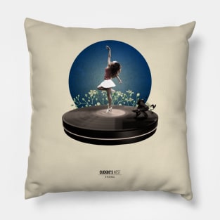 Bailar Pillow