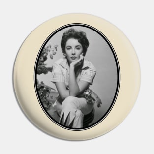 Elizabeth Taylor: Simple Elegance Pin