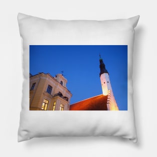 Old House Cafe Maiasmokk and Holy Spirit Church on Varna Trug at dusk, Tallinn, Estonia, Baltic States, Europe Pillow