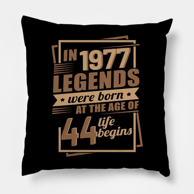 The legend was born in 1977 Pillow by HBfunshirts