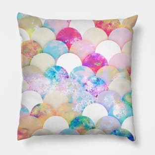 Multicolor painted seashell pattern Pillow