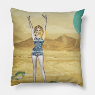 Retro Girl at Desert Pillow