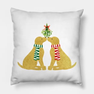 Christmas Golden Retriever Dogs Kissing Mistletoe Pillow