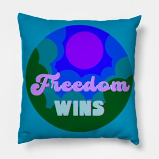 Freedom wins - green retro design Pillow