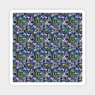 Repeating bee fashion print Magnet