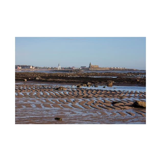 Newbiggin Bay at low tide by Violaman