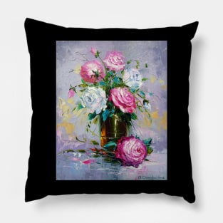 A bouquet of morning roses Pillow