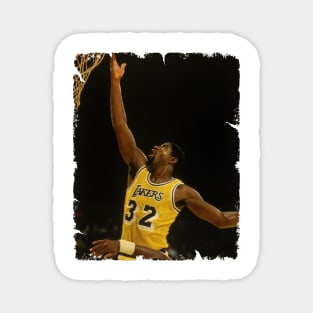 Magic Johnson - Vintage Design Of Basketball Magnet