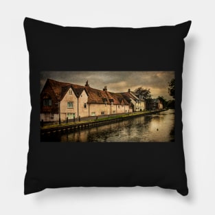 Weavers Cottages By The Kennet In Newbury Pillow