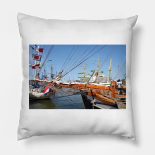 Sail, Bremerhaven Pillow