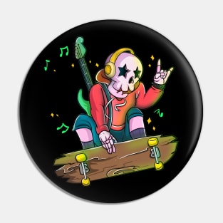 Skateboarding Skull Pin