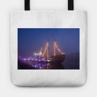 Sailing ship in the fog on the Schlachte, Bremen Tote