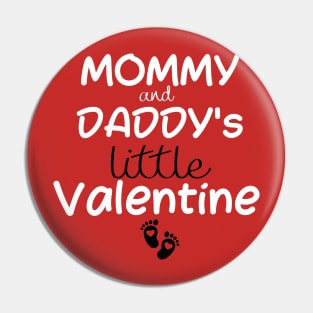 Cute Mommy to be New Mom and Little Valentine Baby Foot Valentines Day Pregnancy T-Shirt Pin