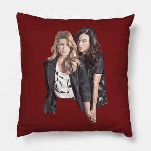 Carmilla - Polygonal Hollstein Pillow