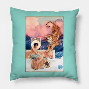 tiger mountain Pillow