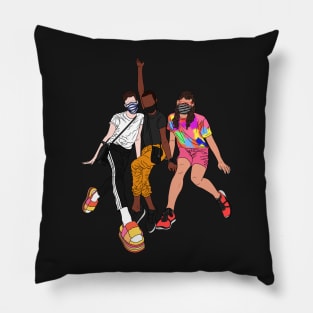 Gigi Goode, Jaida Essence Hall and Crystal Methyd Pillow