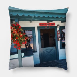 "I Like it Like That" Beach House Facade Pillow