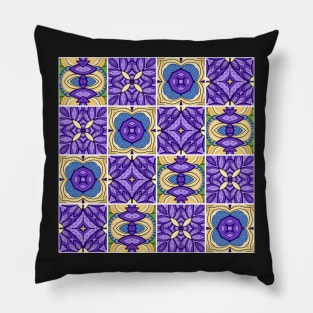 Patchwork Quilt Pattern with Ornate Motifs Pillow