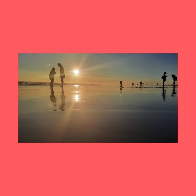 Silhouetted people in a row on a sand beach. by kall3bu