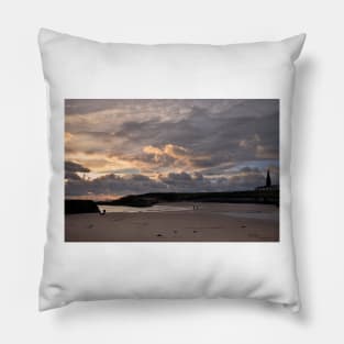 Cullercoats Bay dawn Pillow