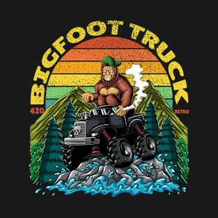 Bigfoot monster truck retro T-Shirt