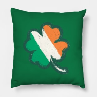 Vintage lucky four leaf clover with Irish flag. Pillow