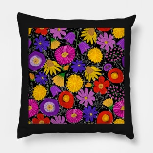 Daisy chain entwined wildflowers black Pillow