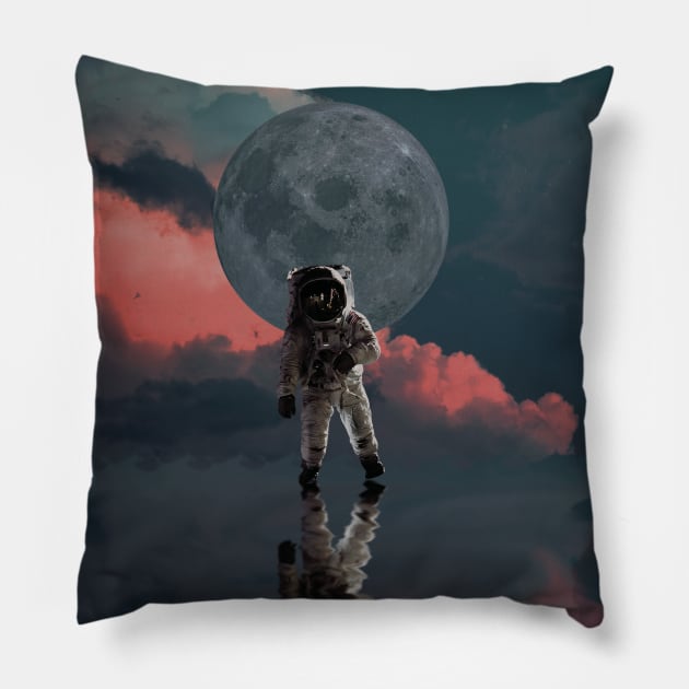 aesthetic space astronaut Pillow by Danksthetic