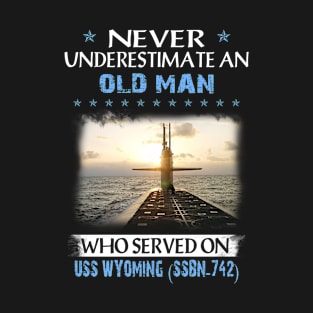 USS Wyoming SSBN-742 Veterans Day Christmas Gift T-Shirt