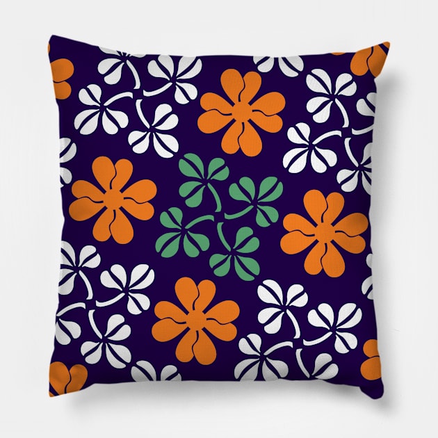 Flower blooming pattern Pillow by Danwpap2